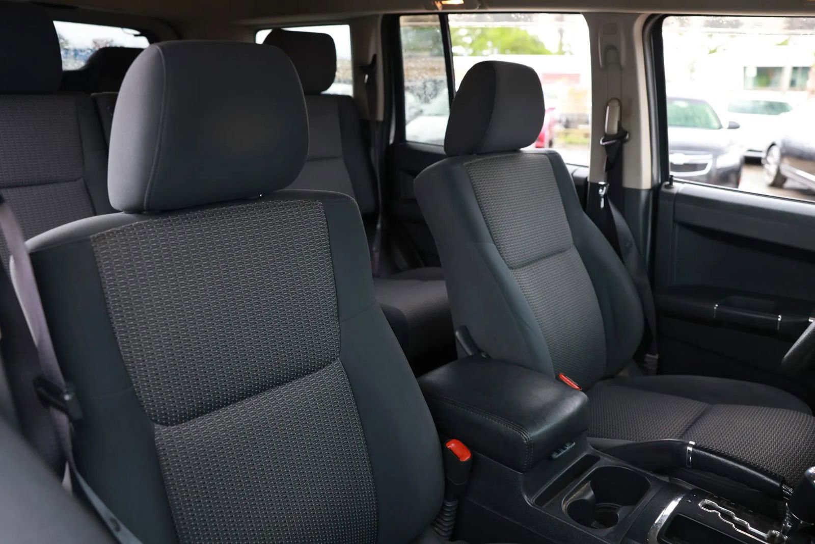 Used 2010 Jeep Commander Sport image 20