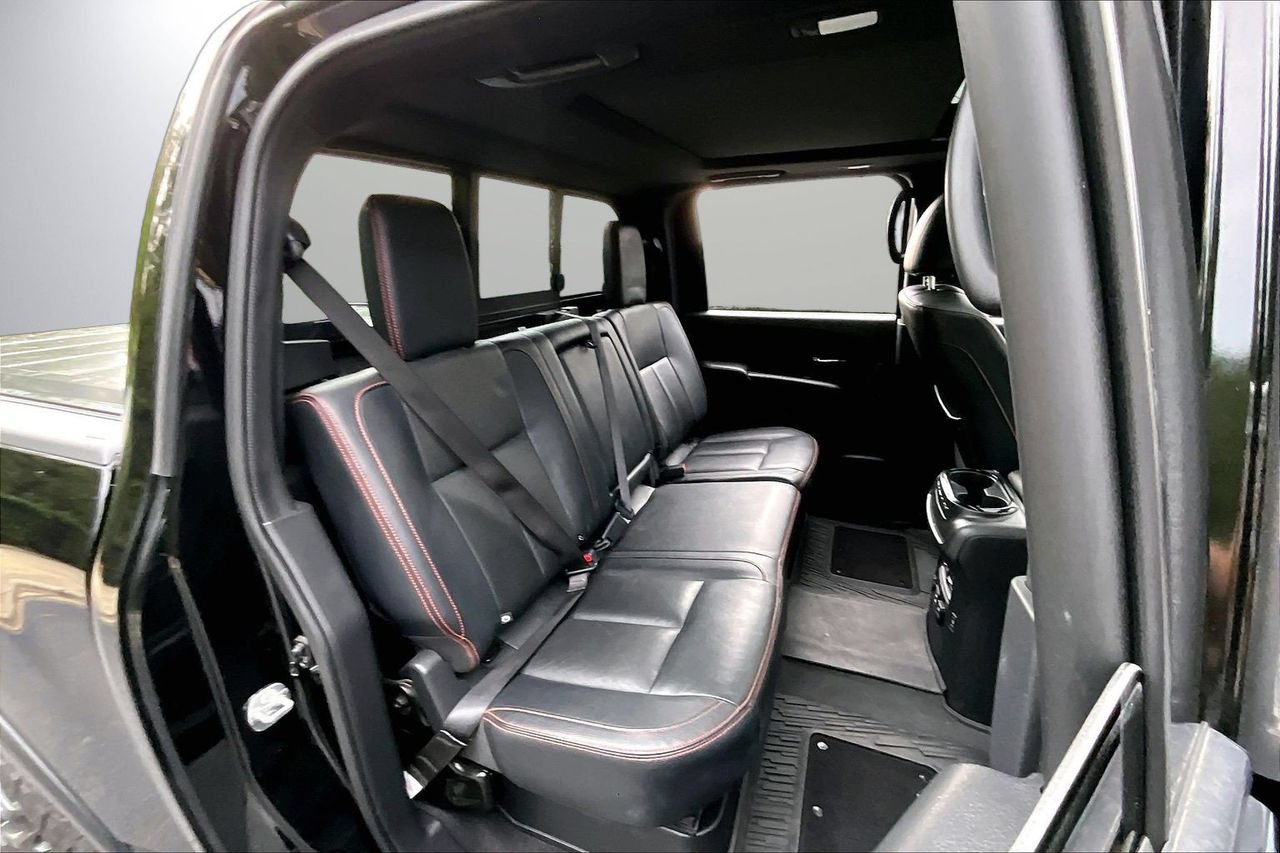 Used 2023 Nissan Titan PRO-4X w/ Pro-4x Convenience Package AWD/4WD image 25