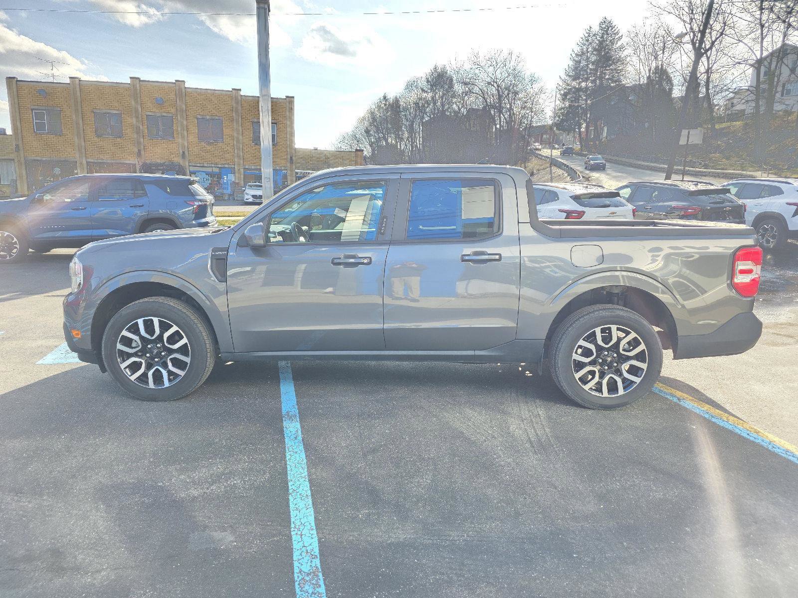 Used 2022 Ford Maverick Lariat w/ Equipment Group 500A Standard image 5