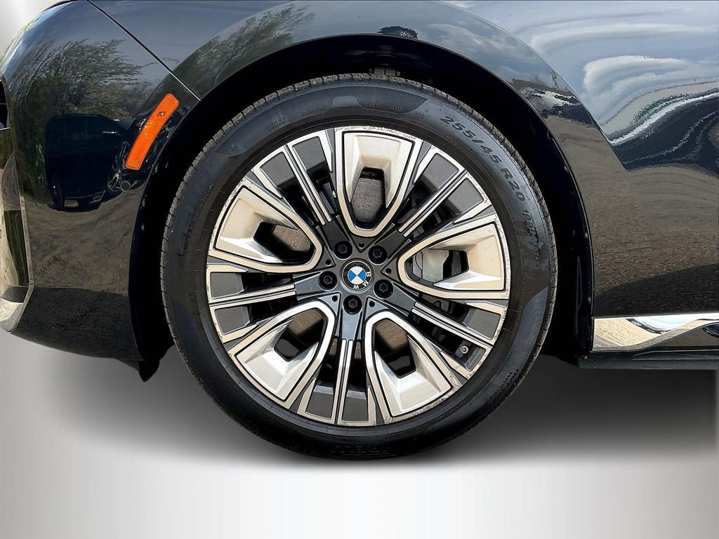 Used 2023 BMW i7 xDrive60 AWD/4WD image 33