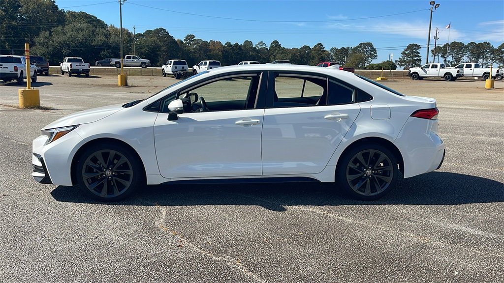 Used 2023 Toyota Corolla SE image 5