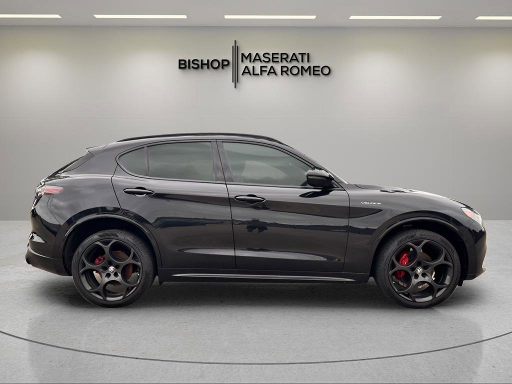 Used 2025 Alfa Romeo Stelvio Sprint image 7