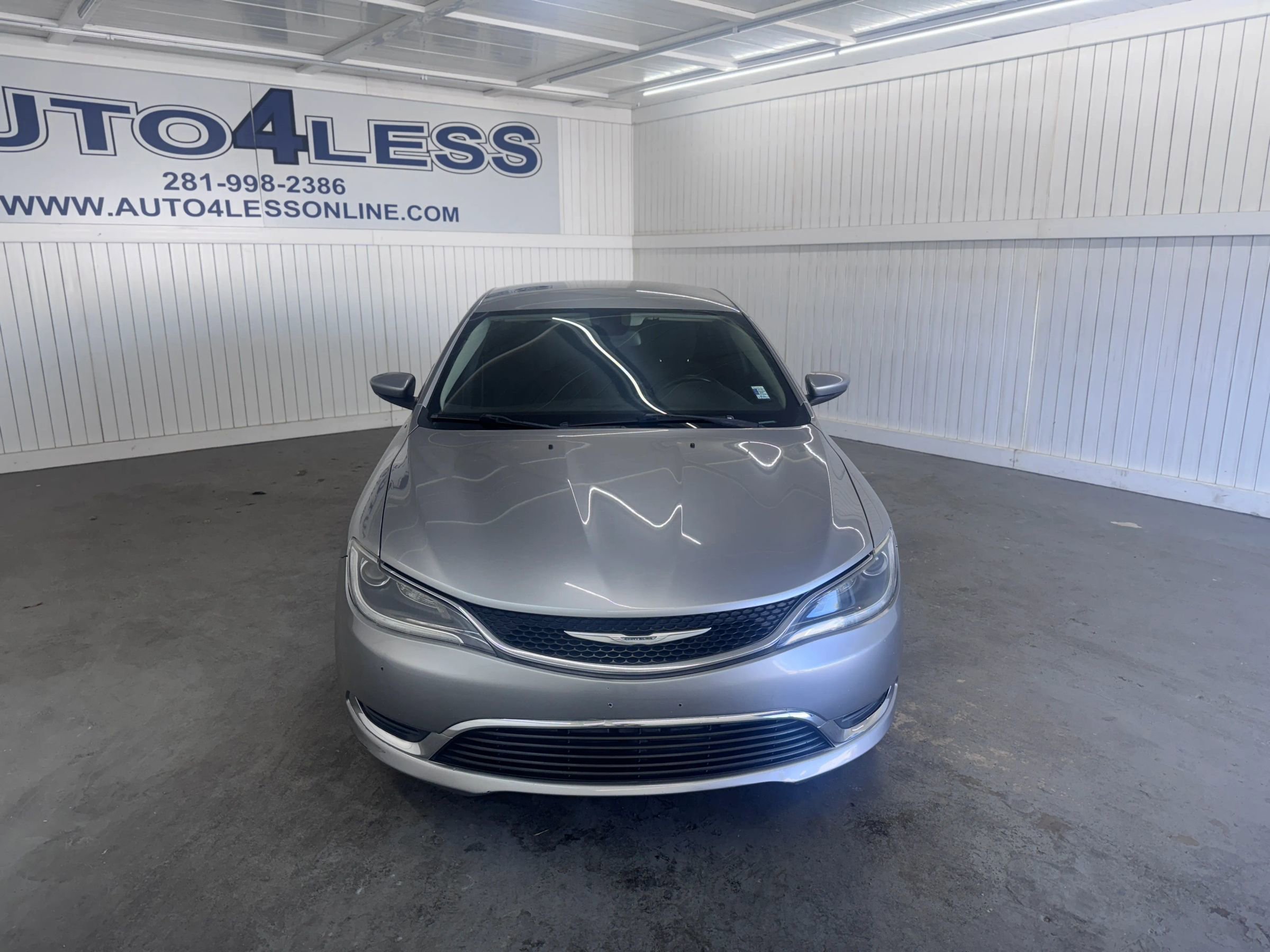 Used 2015 Chrysler 200 Limited image 2