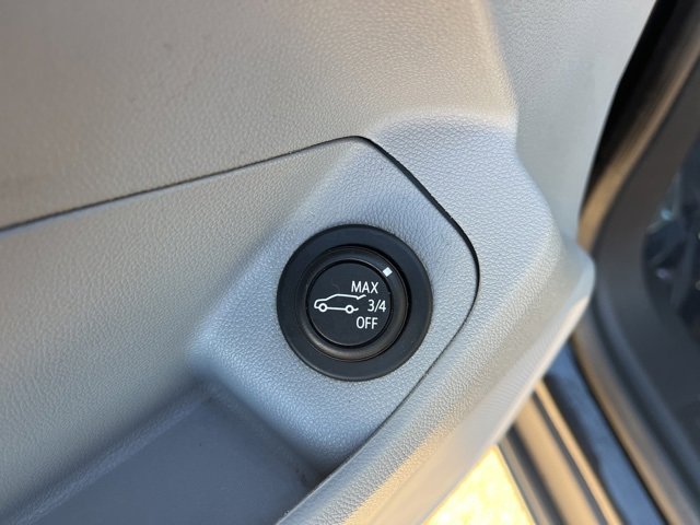 Used 2024 GMC Terrain SLT image 13