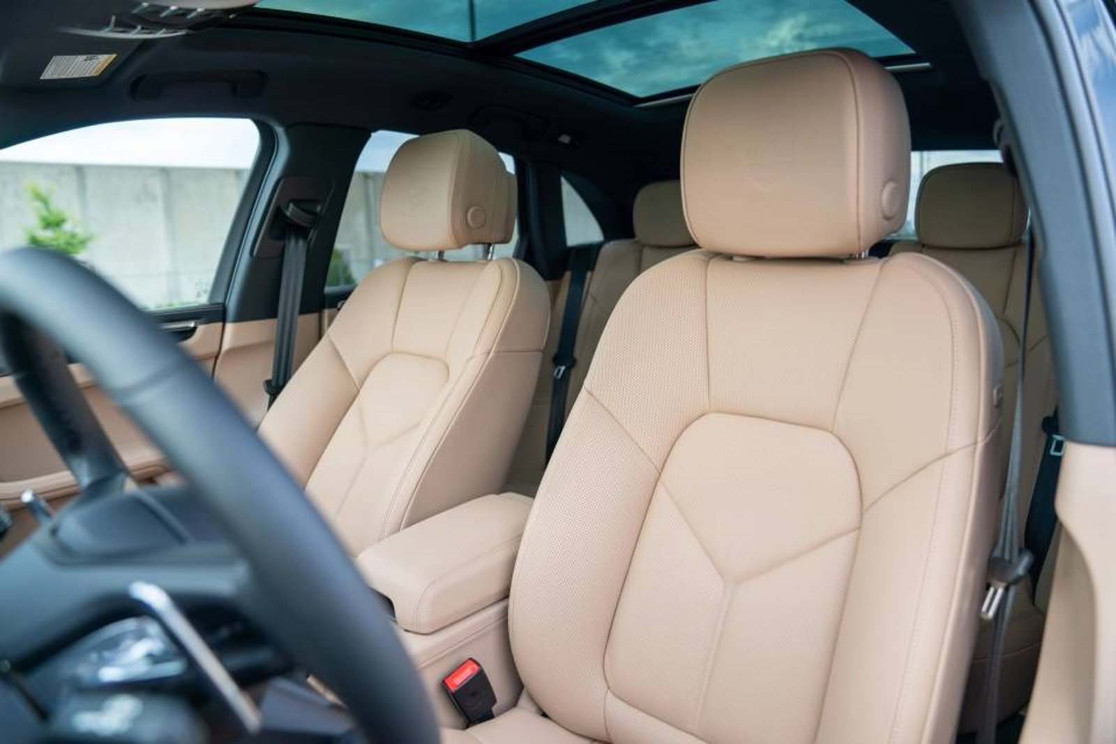 New 2026 Porsche Macan AWD/4WD image 5