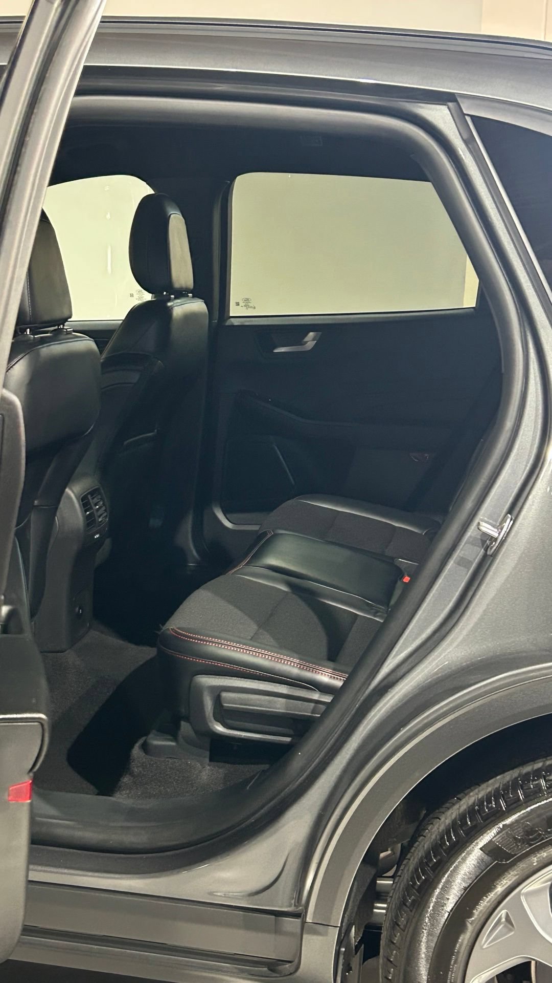 Used 2025 Ford Escape ST-Line AWD/4WD image 38