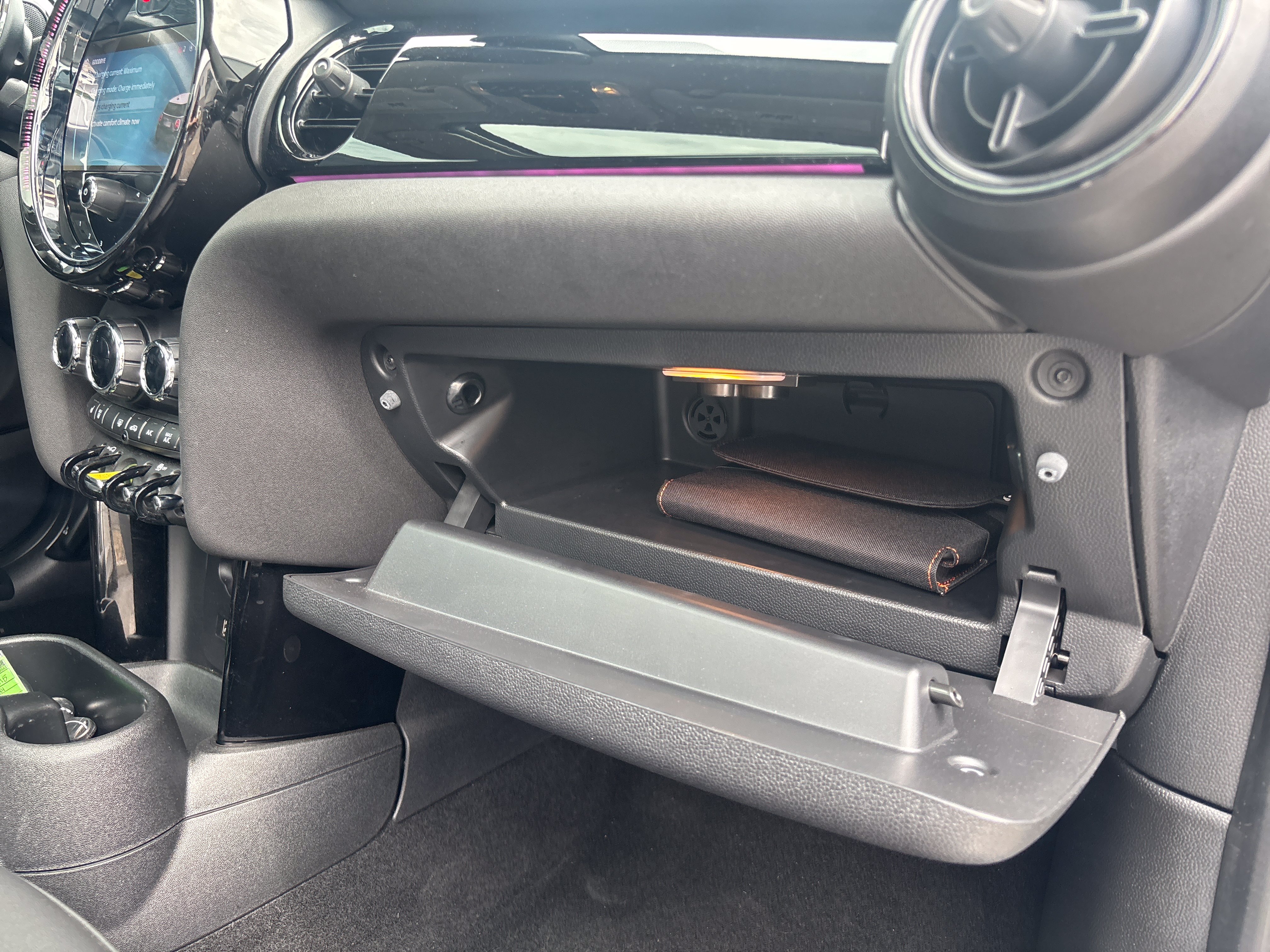 Used 2024 MINI Cooper SE FWD image 36