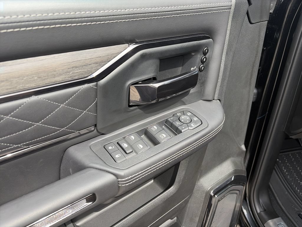 New 2026 RAM 2500 Limited AWD/4WD image 17