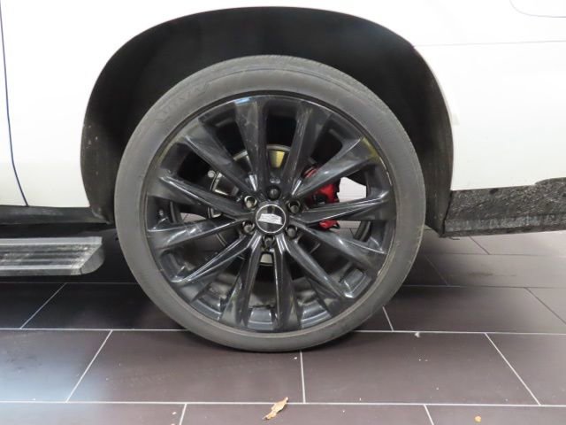 Used 2025 Cadillac Escalade ESV V w/ LPO, ONYX Package image 16