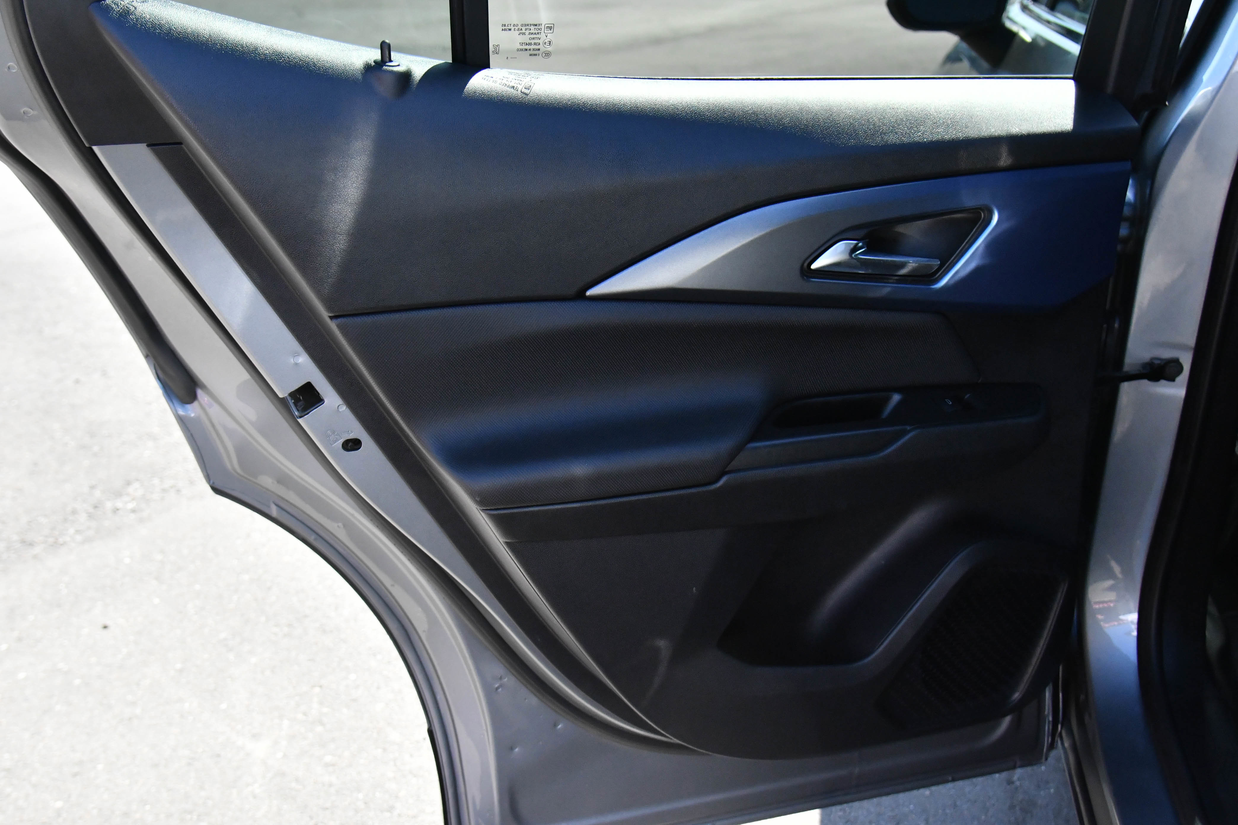 Used 2025 Chevrolet Equinox EV LT w/ Convenience Package FWD image 43