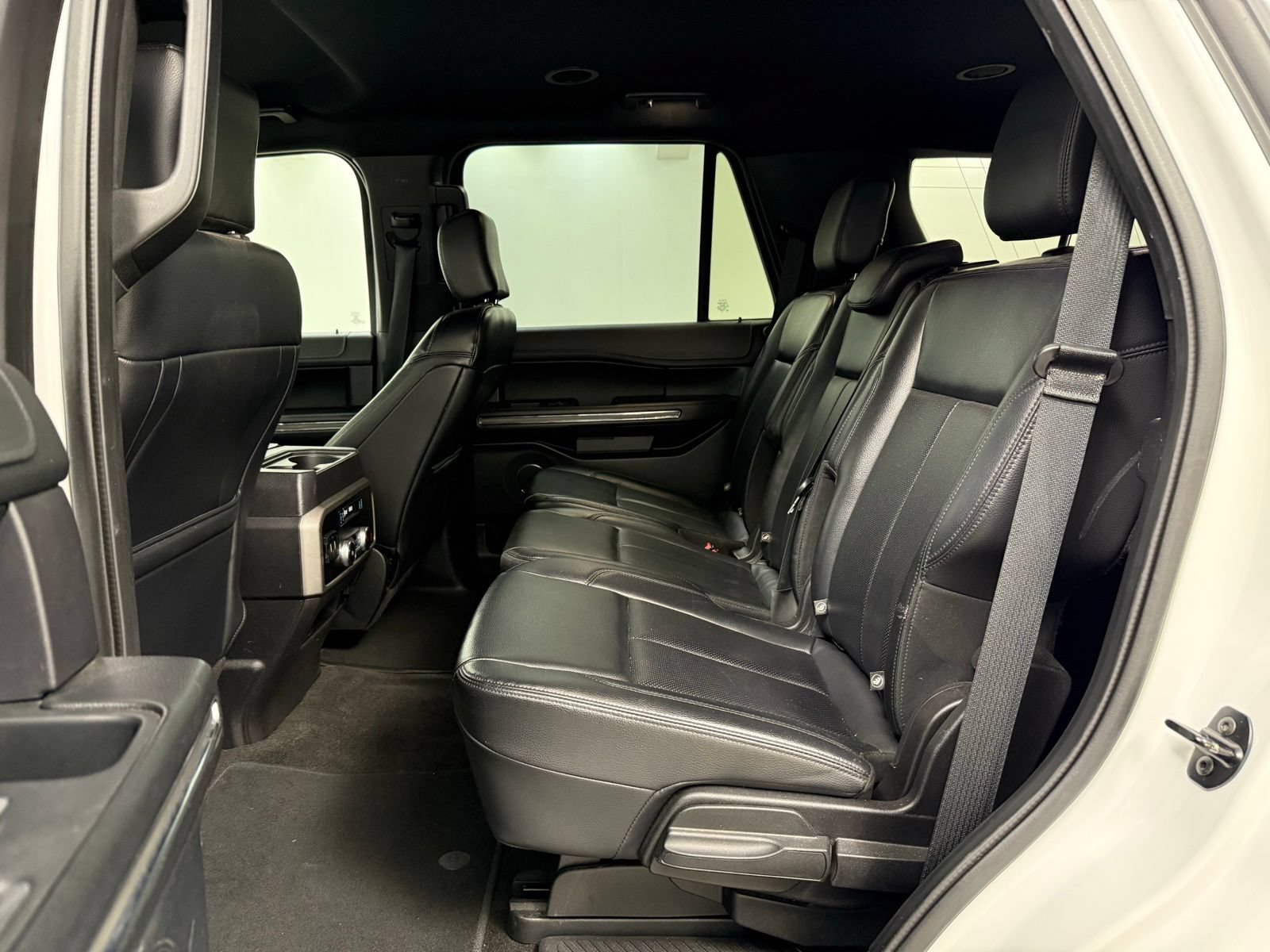 Used 2019 Ford Expedition XLT w/ Equipment Group 201A AWD/4WD image 21