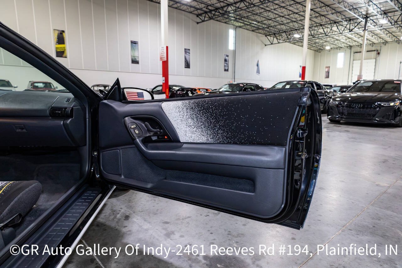Used 1993 Chevrolet Camaro Z28 RWD image 30