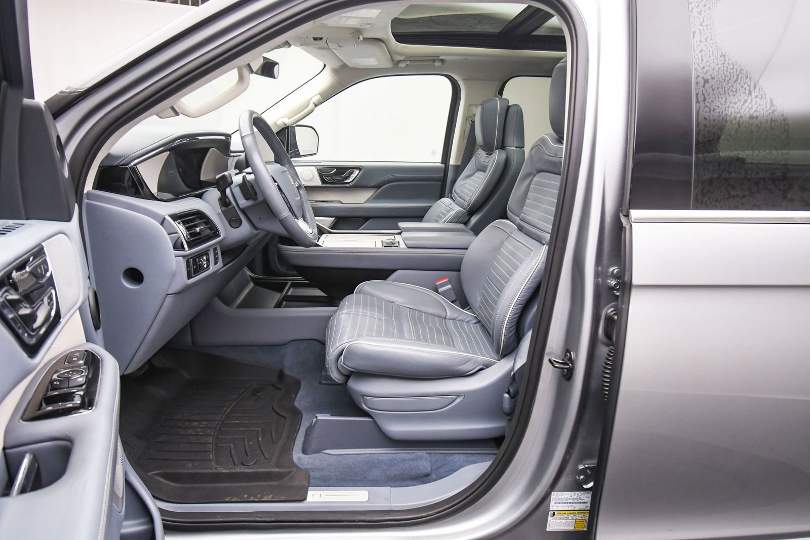 Used 2024 Lincoln Navigator L Black Label image 21