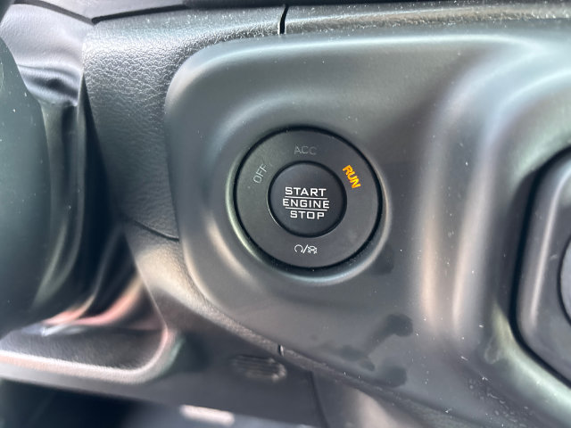 Used 2022 Jeep Wrangler Unlimited Sahara w/ Cold Weather Group AWD/4WD image 18