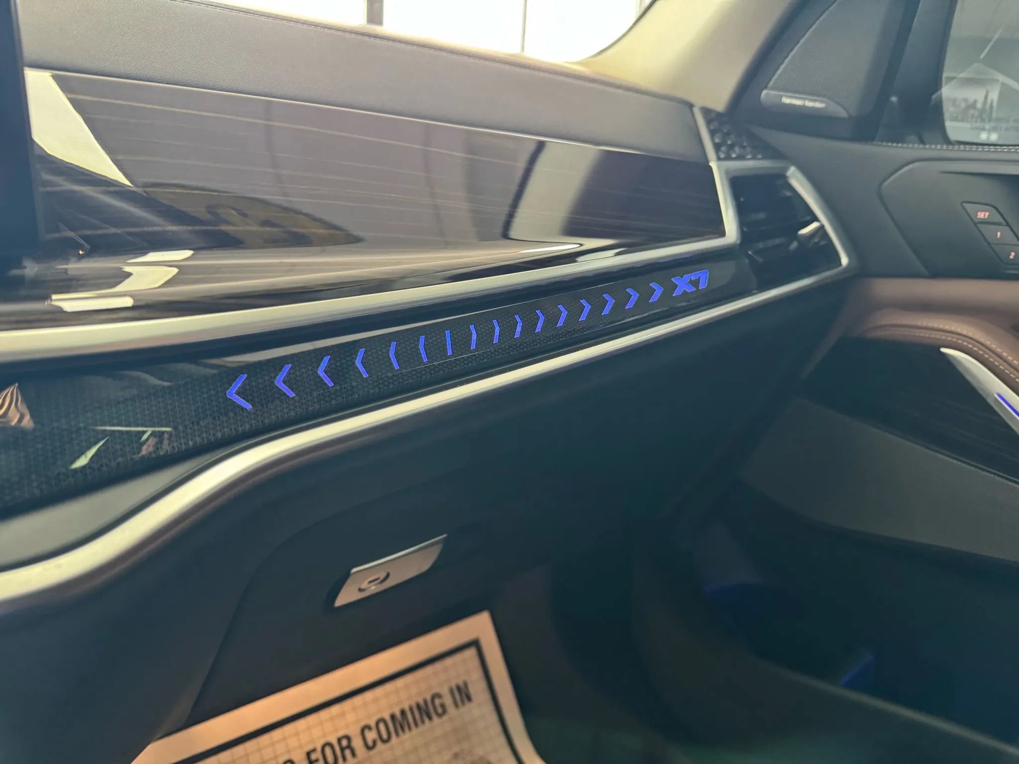 Used 2023 BMW X7 xDrive40i w/ Premium Package image 52