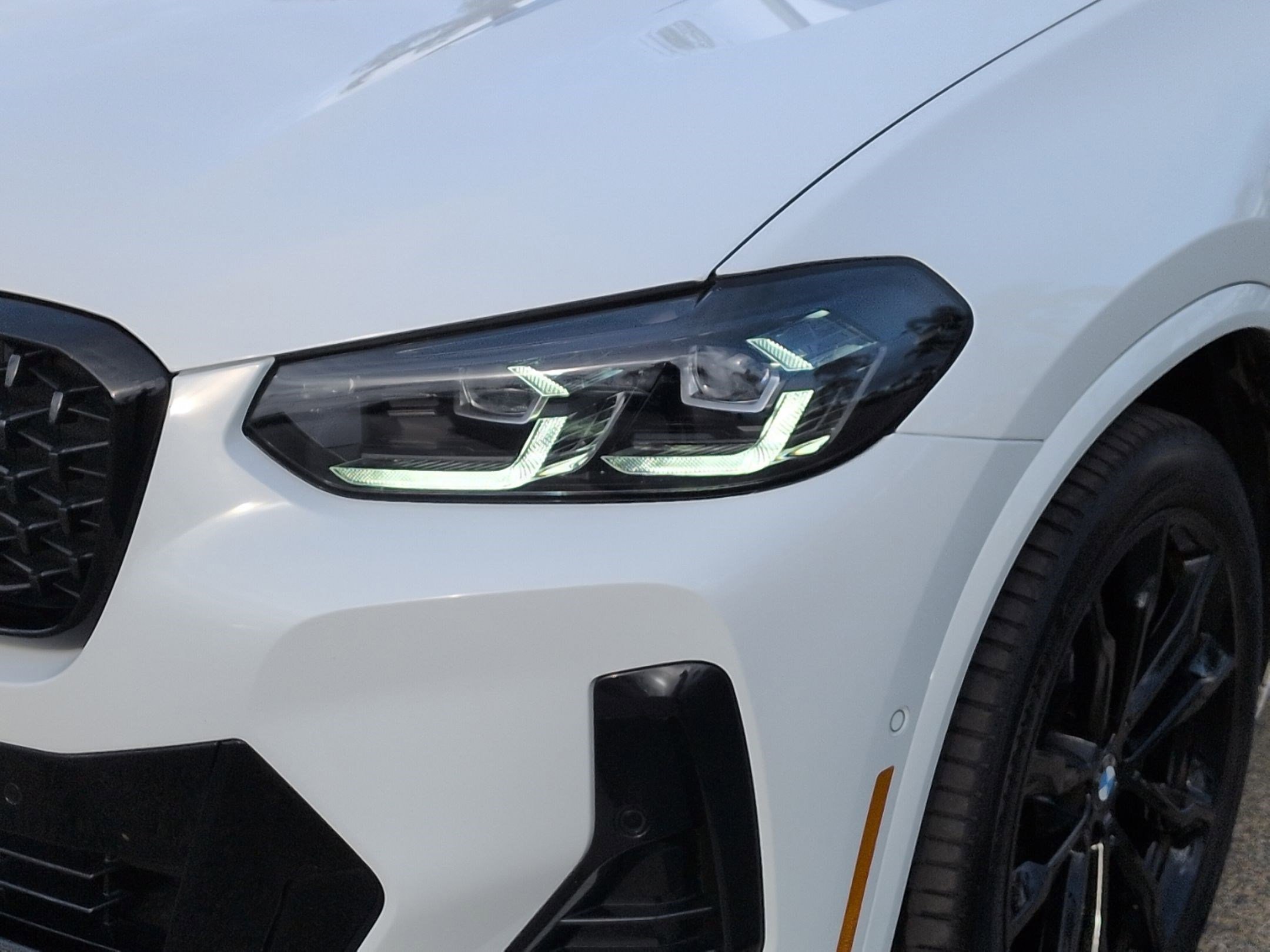 Used 2025 BMW X4 xDrive30i w/ Premium Package image 6