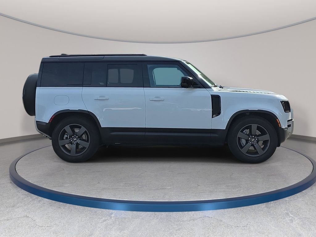 Certified 2025 Land Rover Defender 110 S AWD/4WD image 4