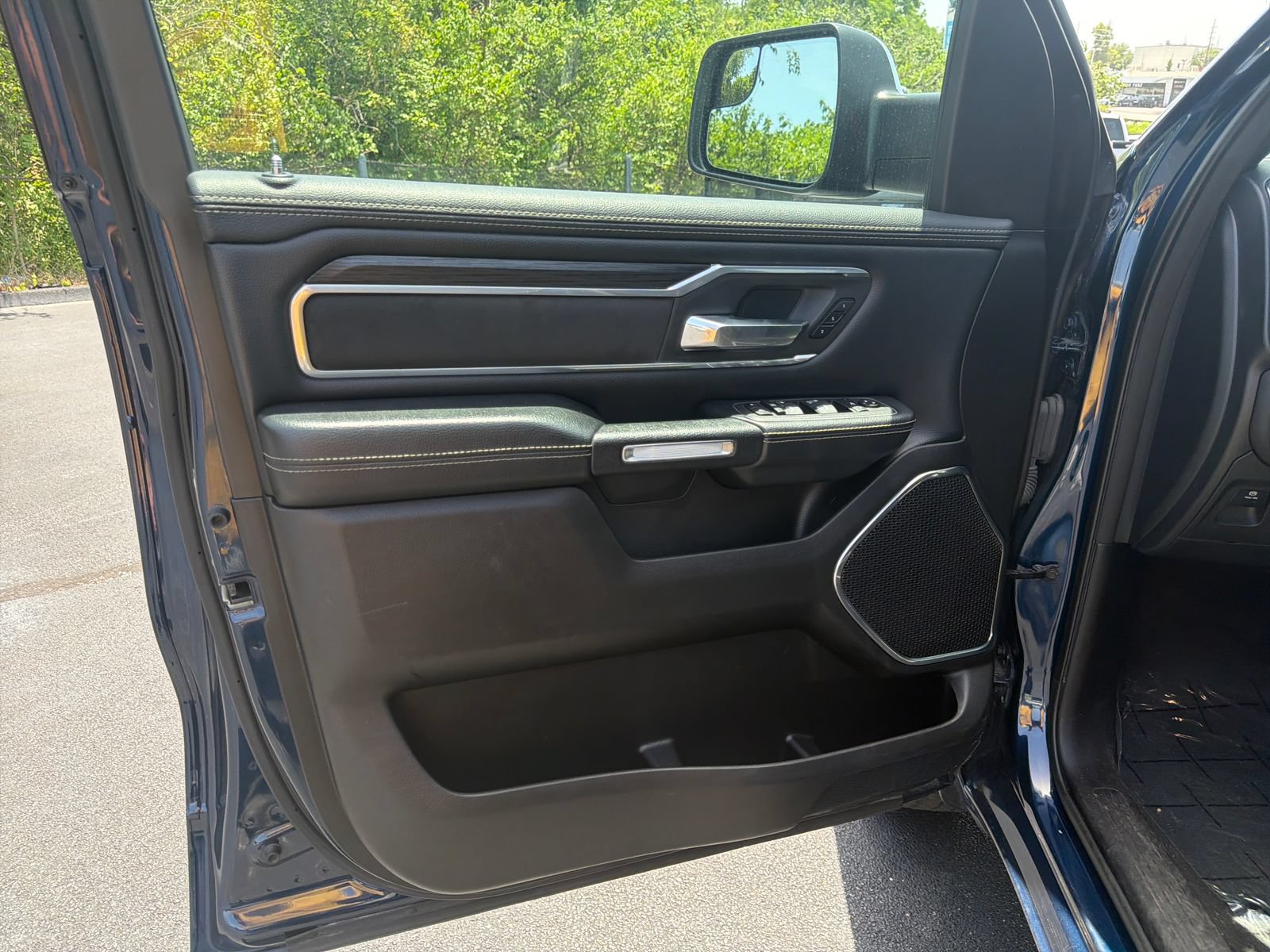 Used 2024 RAM 1500 Laramie RWD image 11
