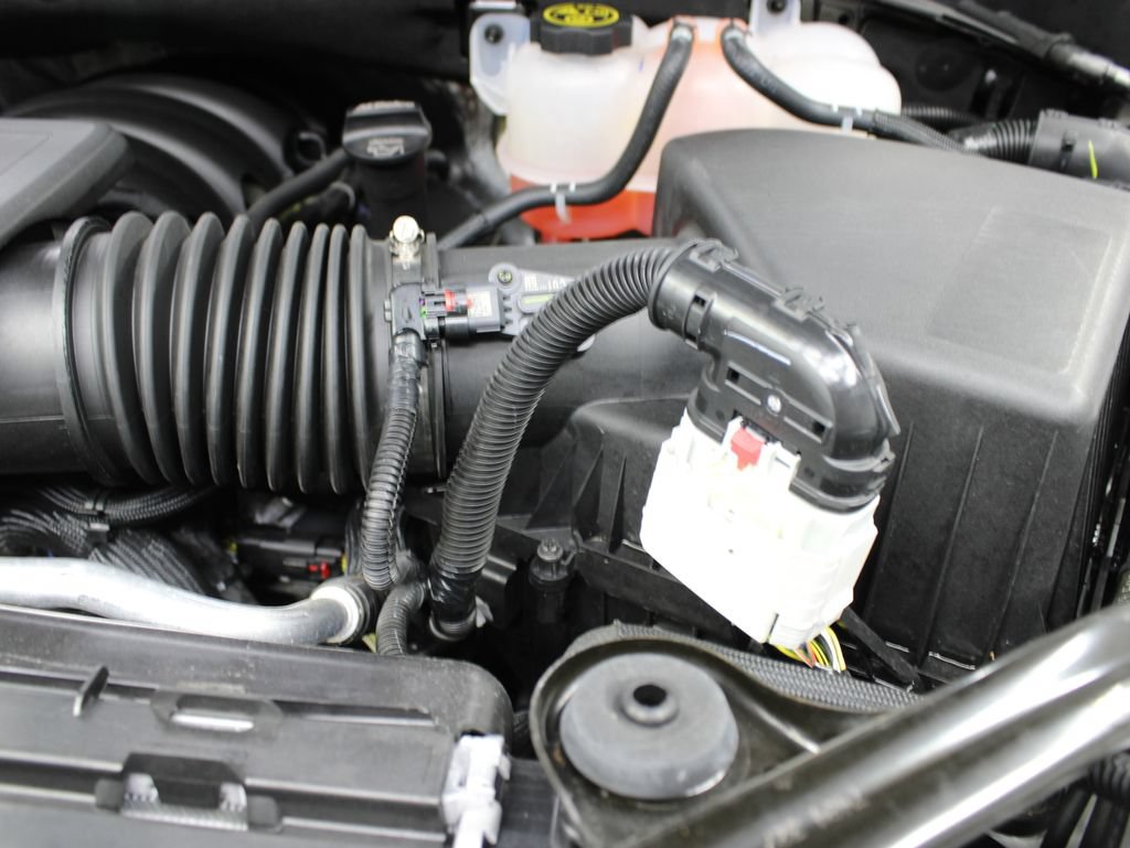 Used 2024 Chevrolet Suburban Premier AWD/4WD image 38