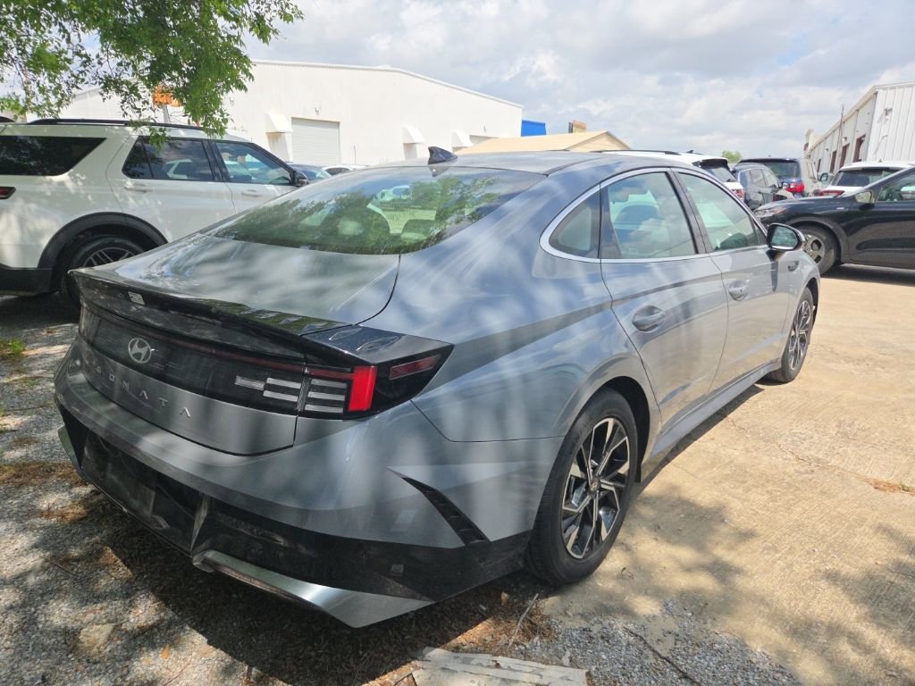 Used 2025 Hyundai Sonata SEL FWD image 9