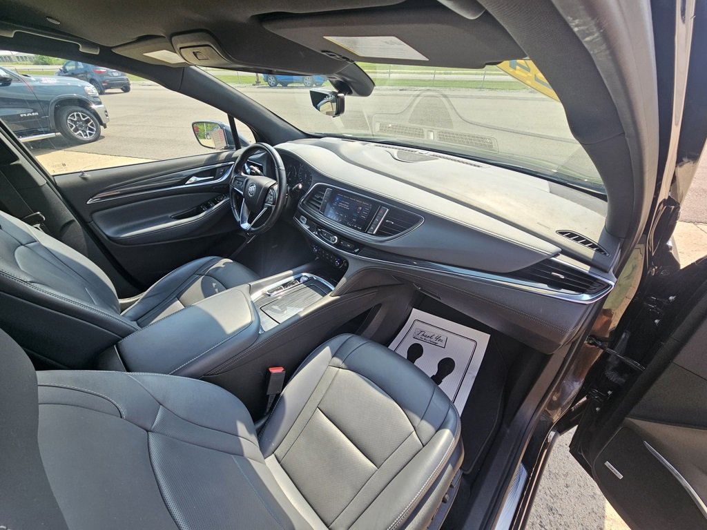 Used 2024 Buick Enclave Premium image 27