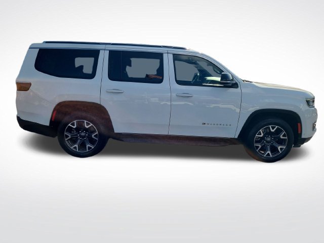 Used 2024 Jeep Wagoneer Series III AWD/4WD image 7