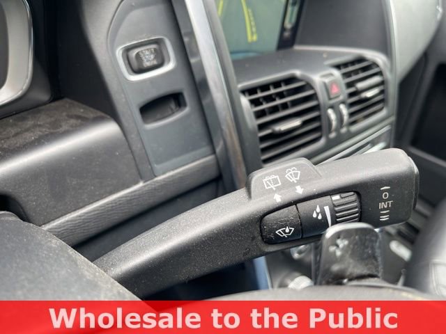 Used 2015 Volvo XC60 T6 w/ Proximity Package AWD/4WD image 16