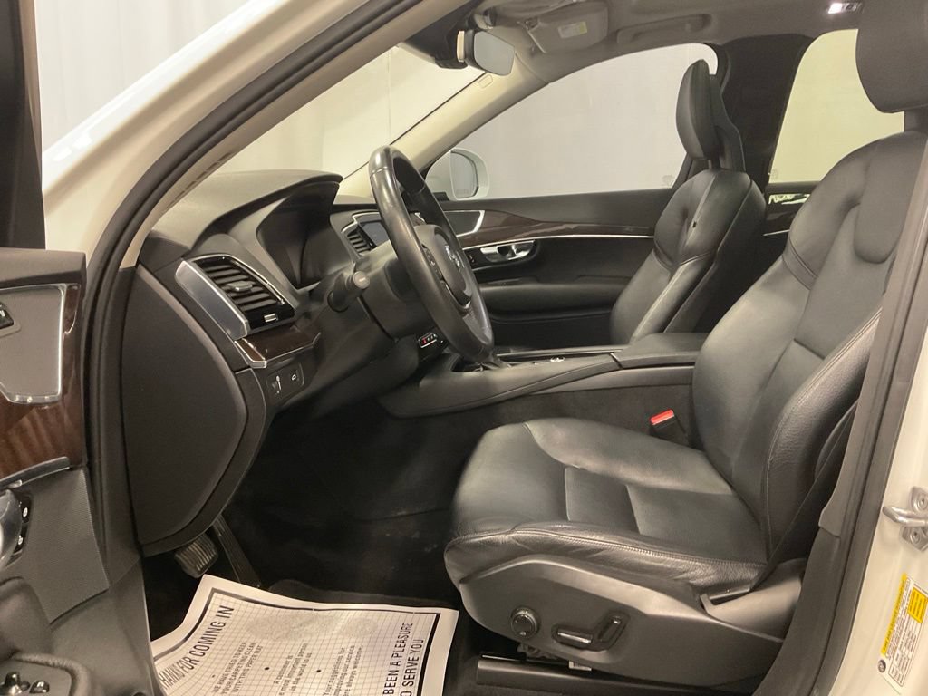 Used 2016 Volvo XC90 T6 Momentum w/ Momentum Plus Package AWD/4WD image 18