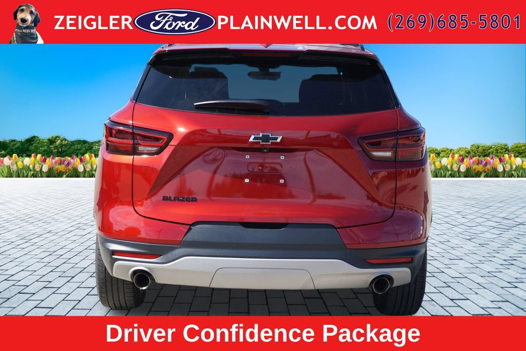 Used 2023 Chevrolet Blazer LT w/ Convenience Package FWD image 4