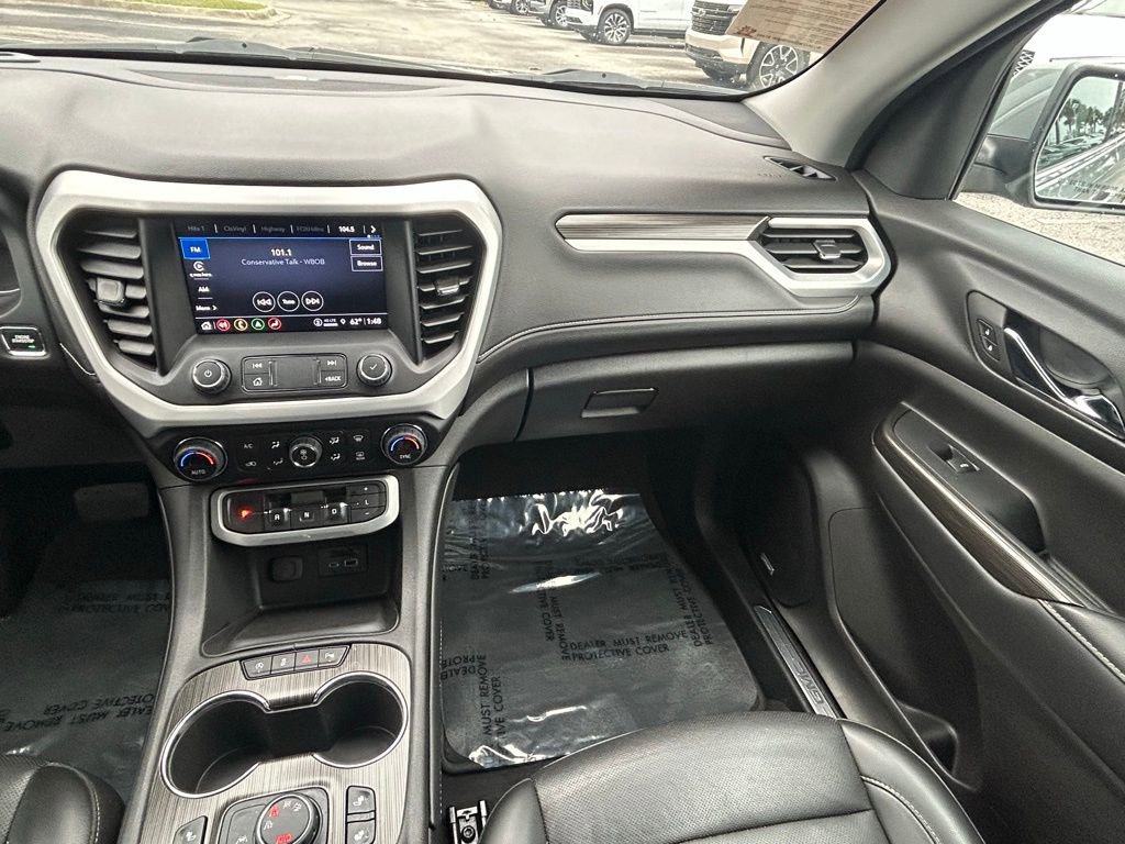 Used 2023 GMC Acadia SLT image 17