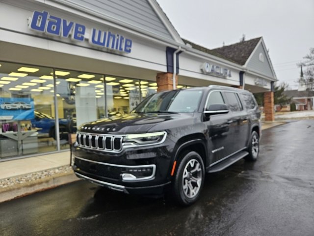 Used 2024 Jeep Wagoneer L Series III w/ Flexible Seating Group image 1