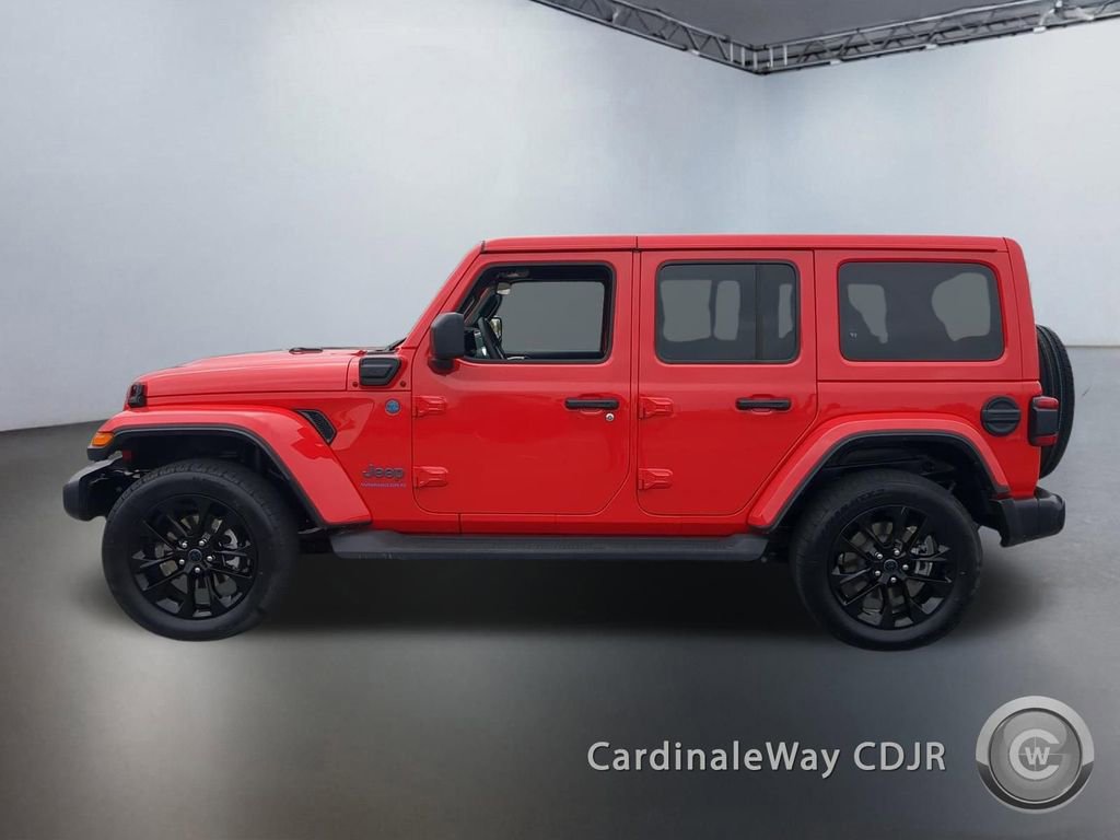 Used 2025 Jeep Wrangler Unlimited Sahara image 5