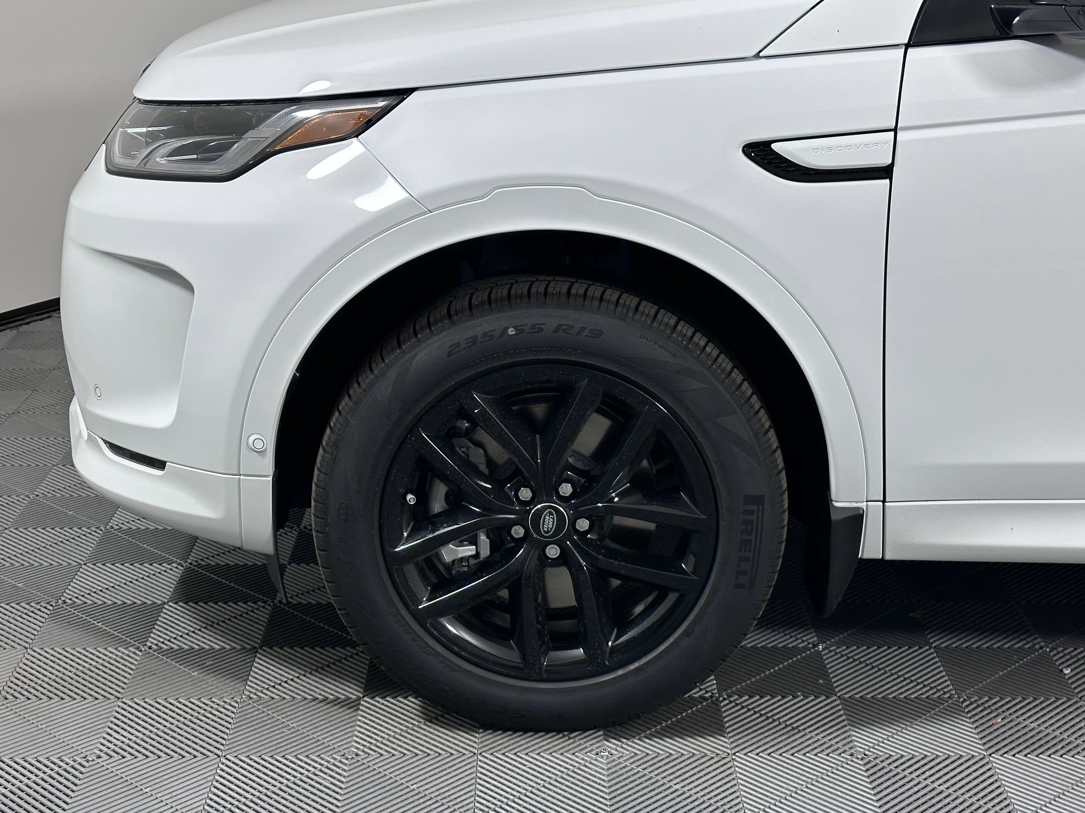 Used 2025 Land Rover Discovery Sport S AWD/4WD image 9