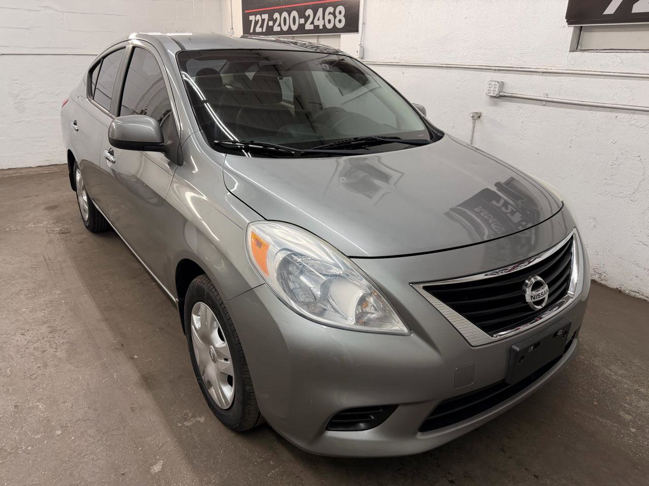 Used 2012 Nissan Versa SV FWD image 7