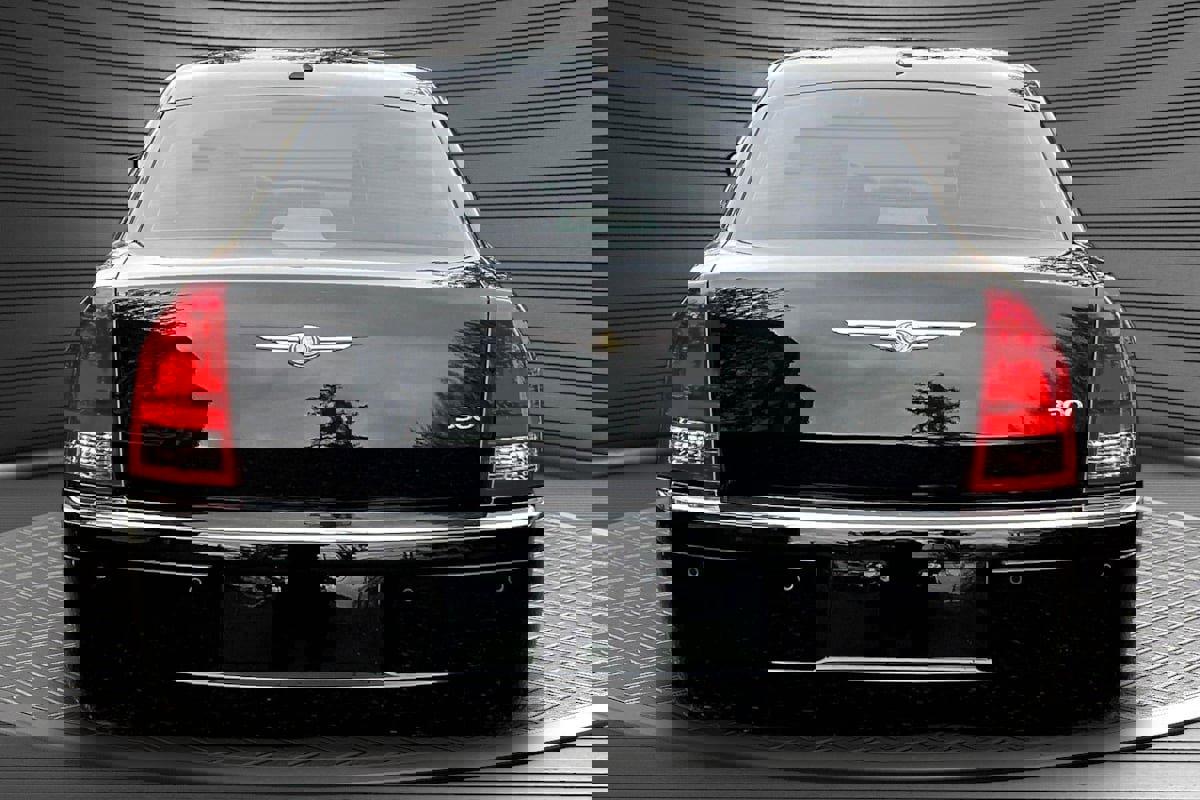 Used 2007 Chrysler 300 RWD image 5