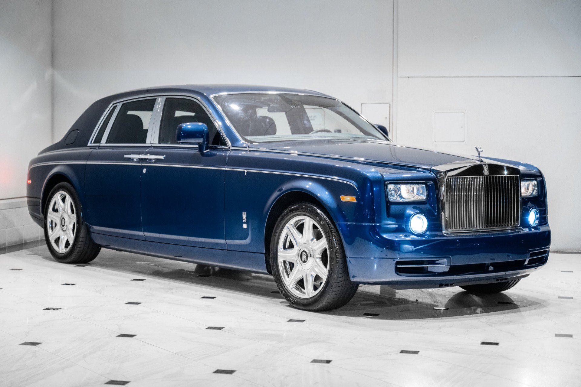 Used 2011 Rolls-Royce Phantom Sedan RWD image 22