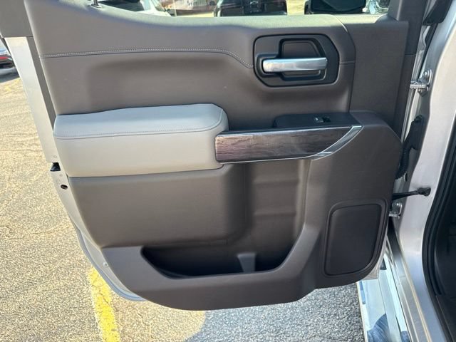 Used 2019 Chevrolet Silverado 1500 LTZ w/ LTZ Premium Package AWD/4WD image 12