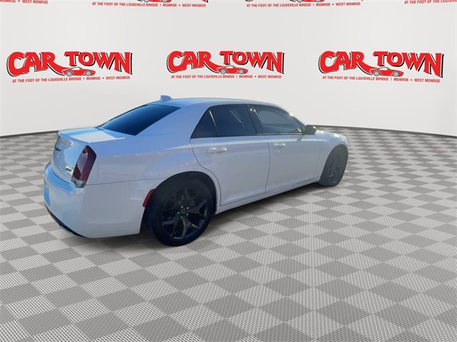 Used 2023 Chrysler 300 Touring w/ Sport Appearance Package image 8