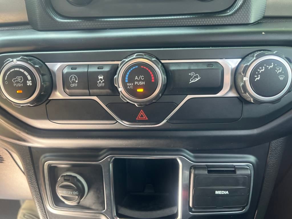 Used 2019 Jeep Wrangler Sport image 13