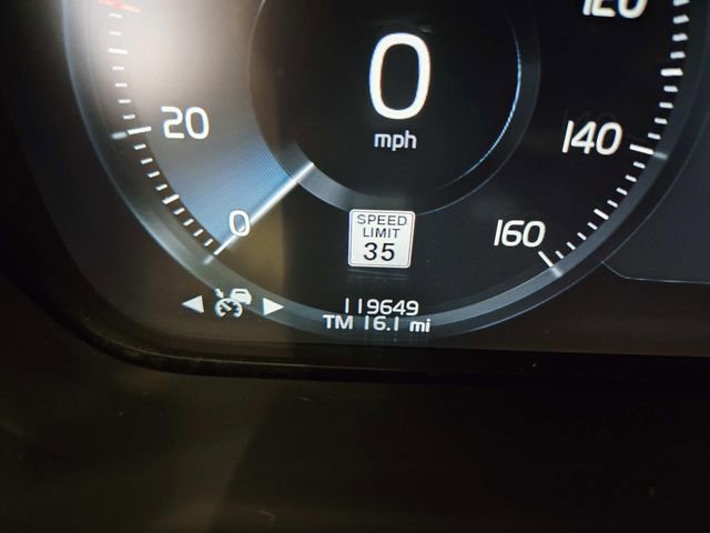 Used 2016 Volvo XC90 T6 Momentum w/ Momentum Plus Package image 23