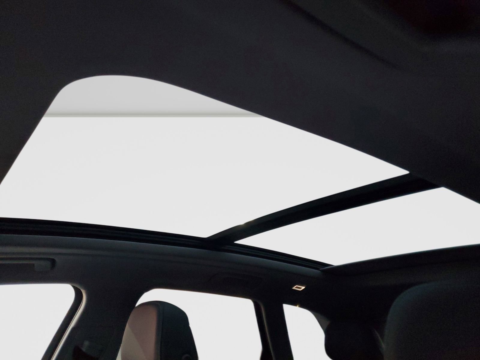 Used 2025 Audi Q5 Premium w/ Convenience Package image 32