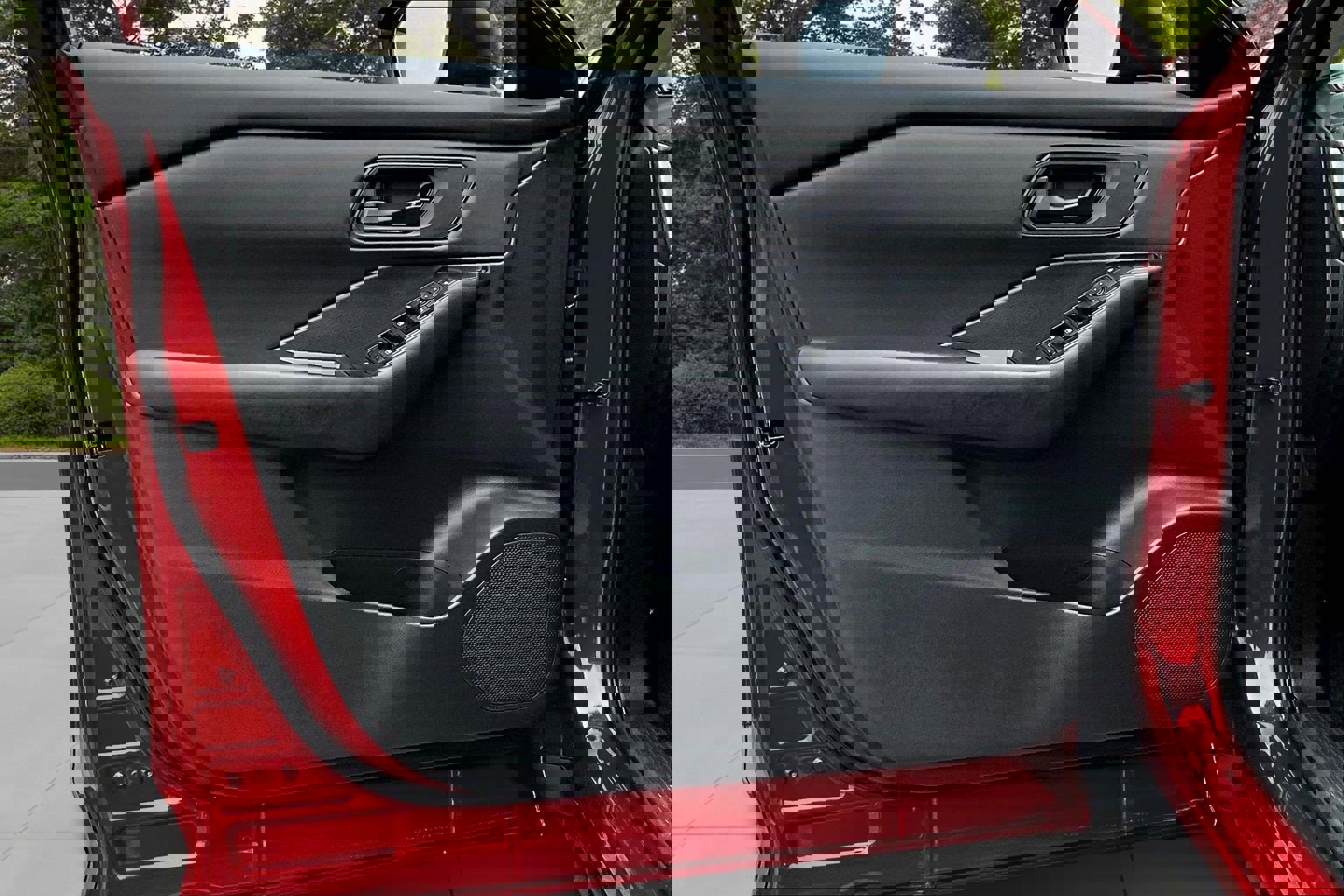 Used 2024 Nissan Rogue S image 22