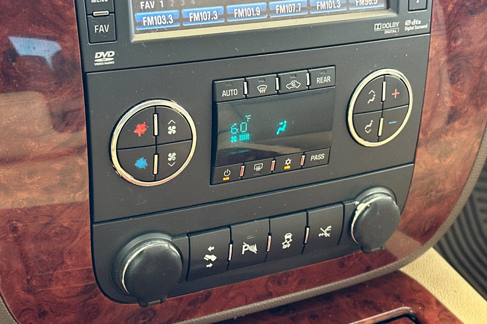 Used 2013 Chevrolet Tahoe LTZ image 23