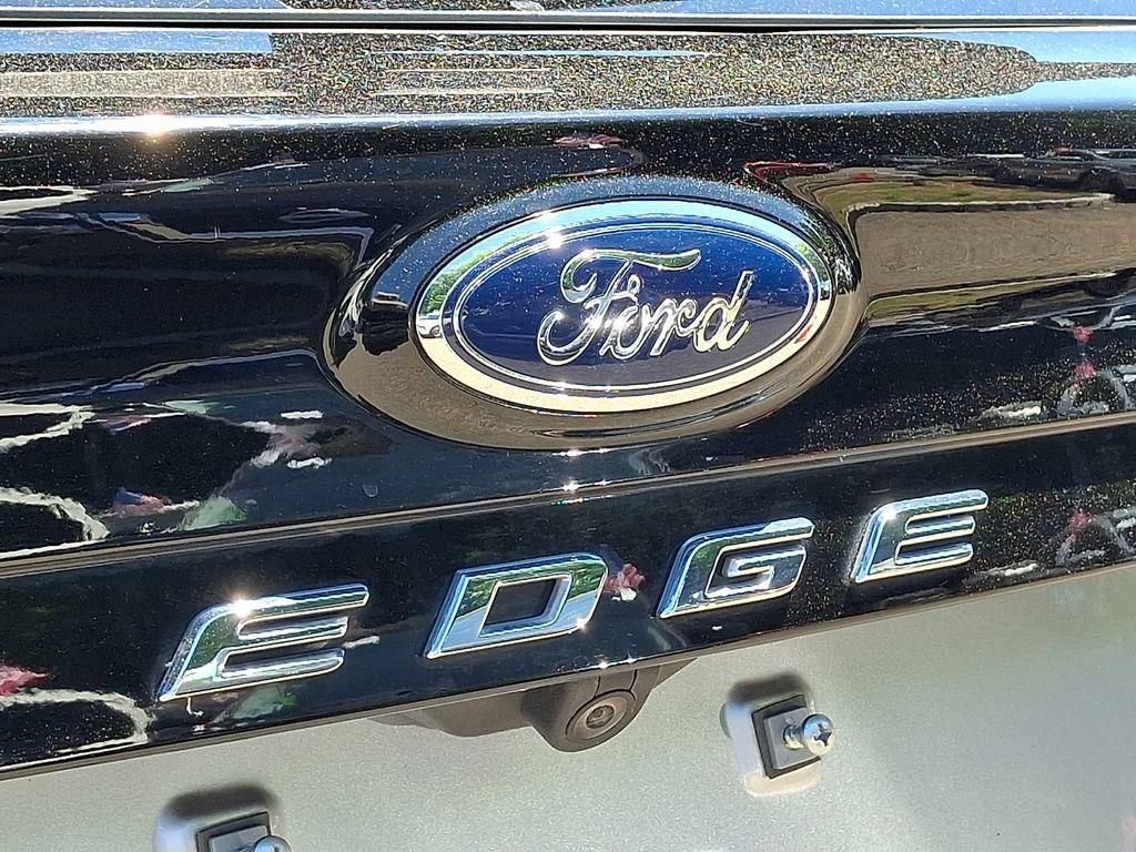 Used 2024 Ford Edge Titanium AWD/4WD image 32