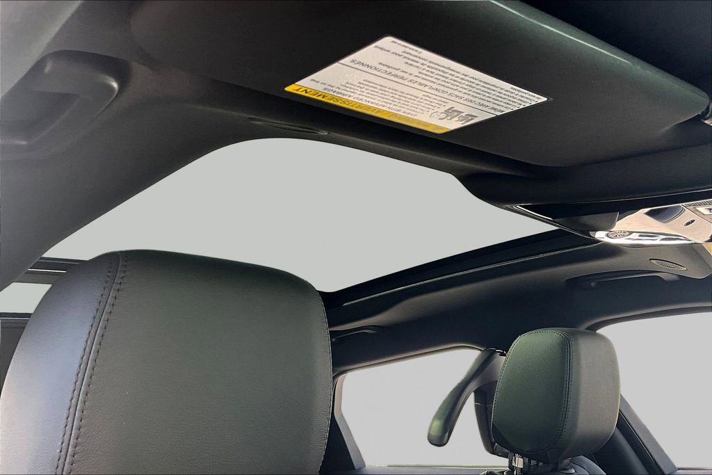 Certified 2026 Land Rover Range Rover Velar S AWD/4WD image 25