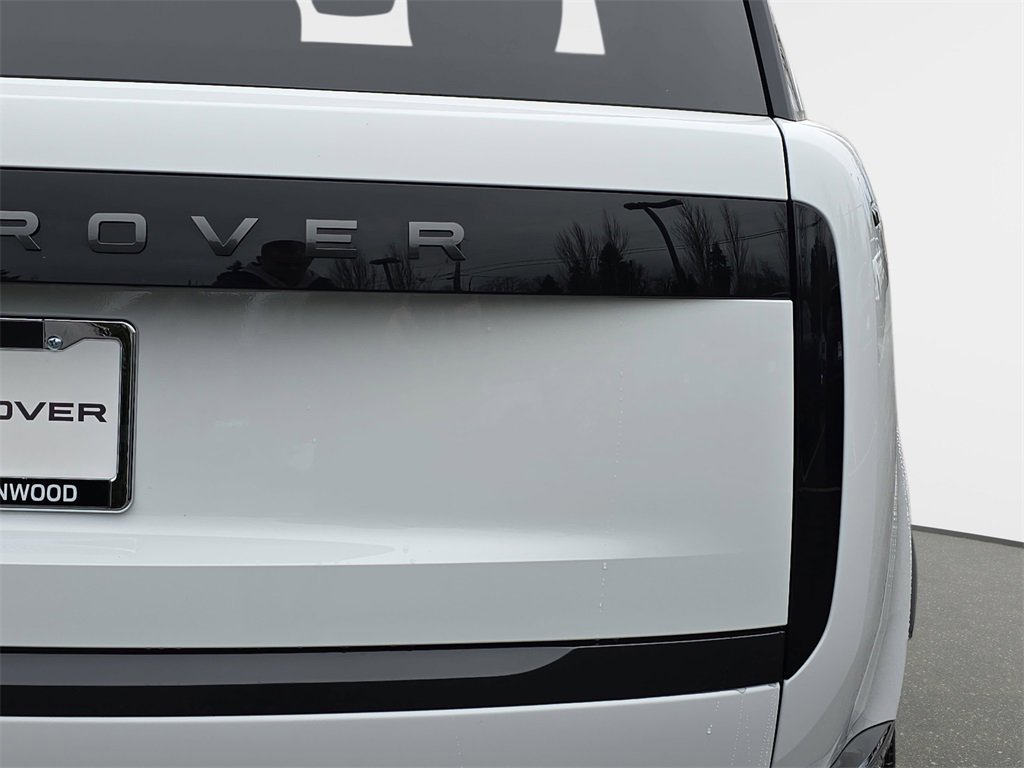 New 2025 Land Rover Range Rover Long Wheelbase SE image 36