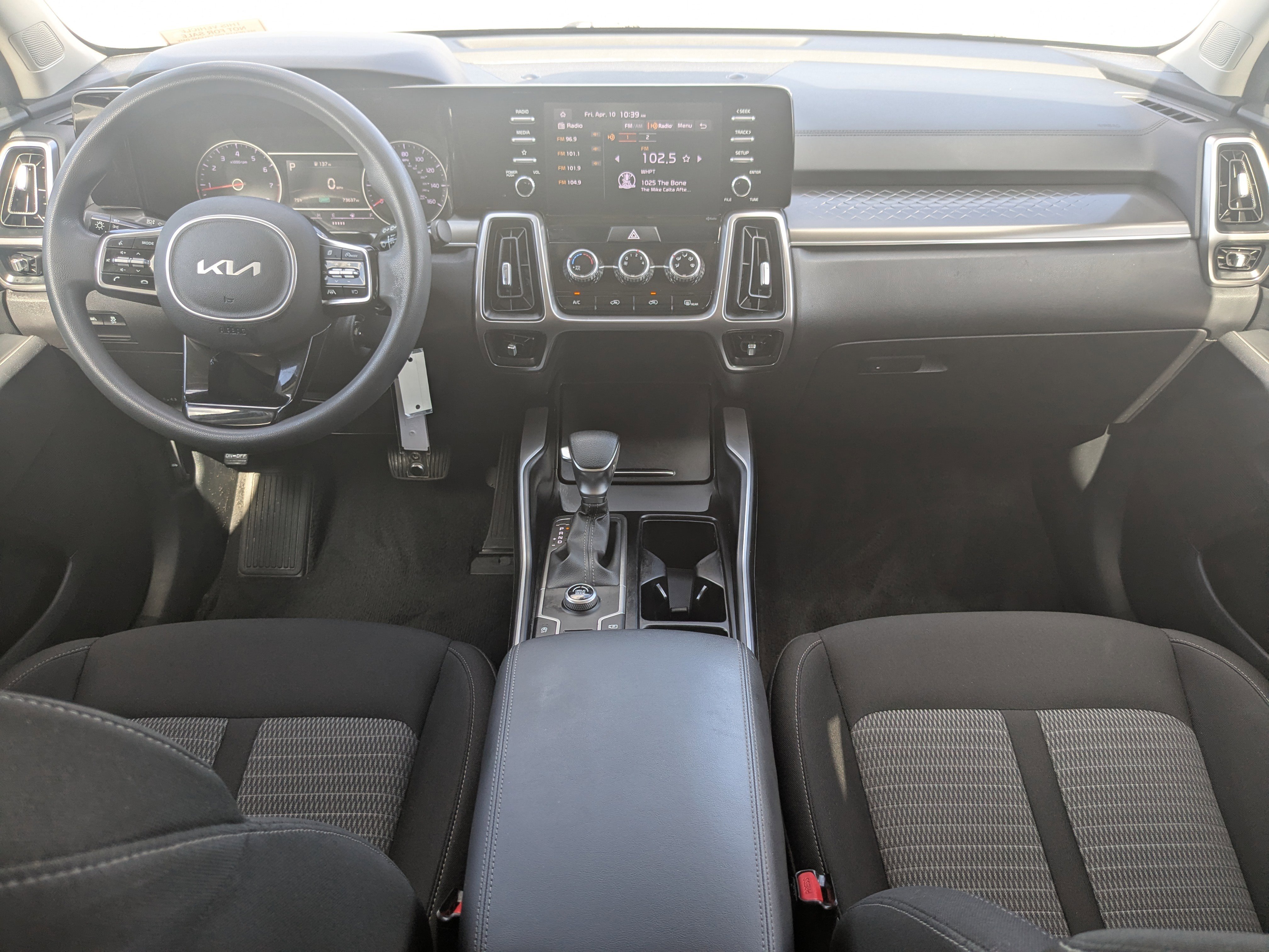 Used 2022 Kia Sorento LX image 17