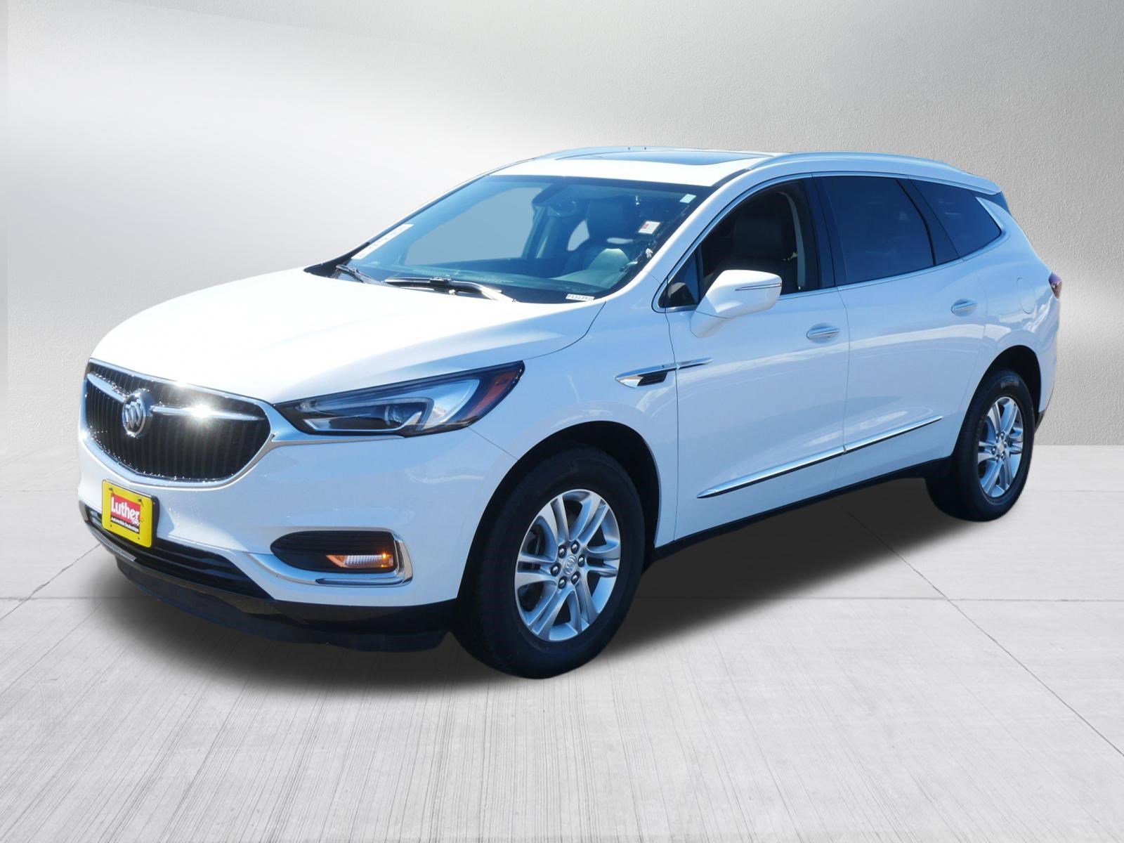 Used 2018 Buick Enclave Essence image 3