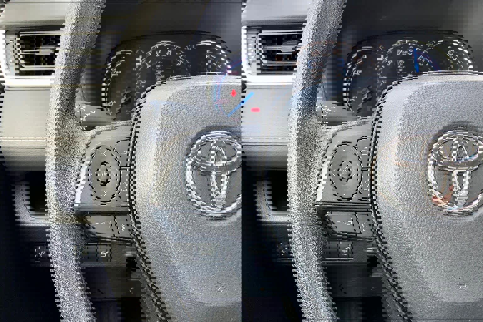 Used 2024 Toyota RAV4 XLE w/ Convenience Package image 23