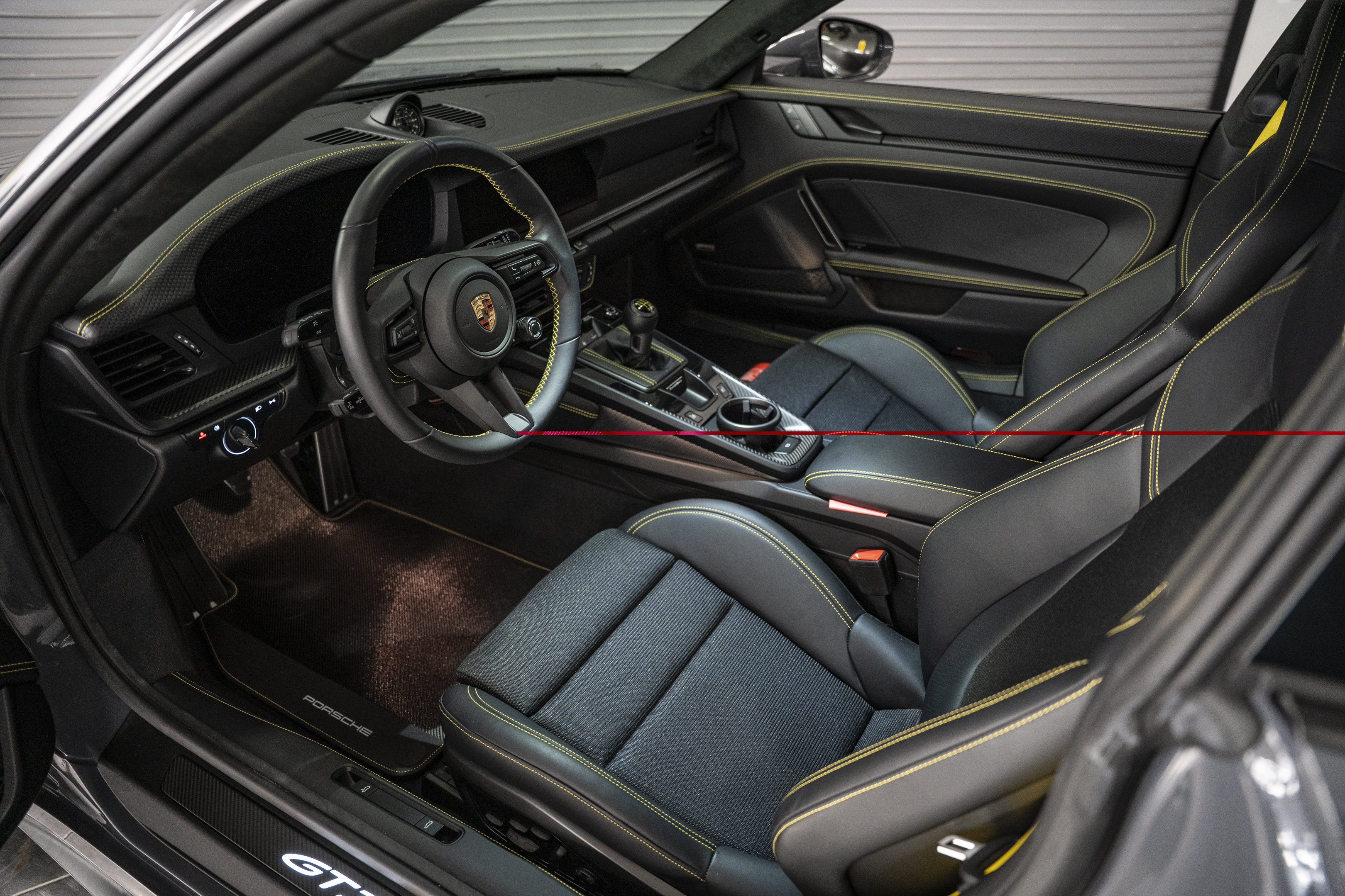 Used 2025 Porsche 911 GT3 RWD image 31